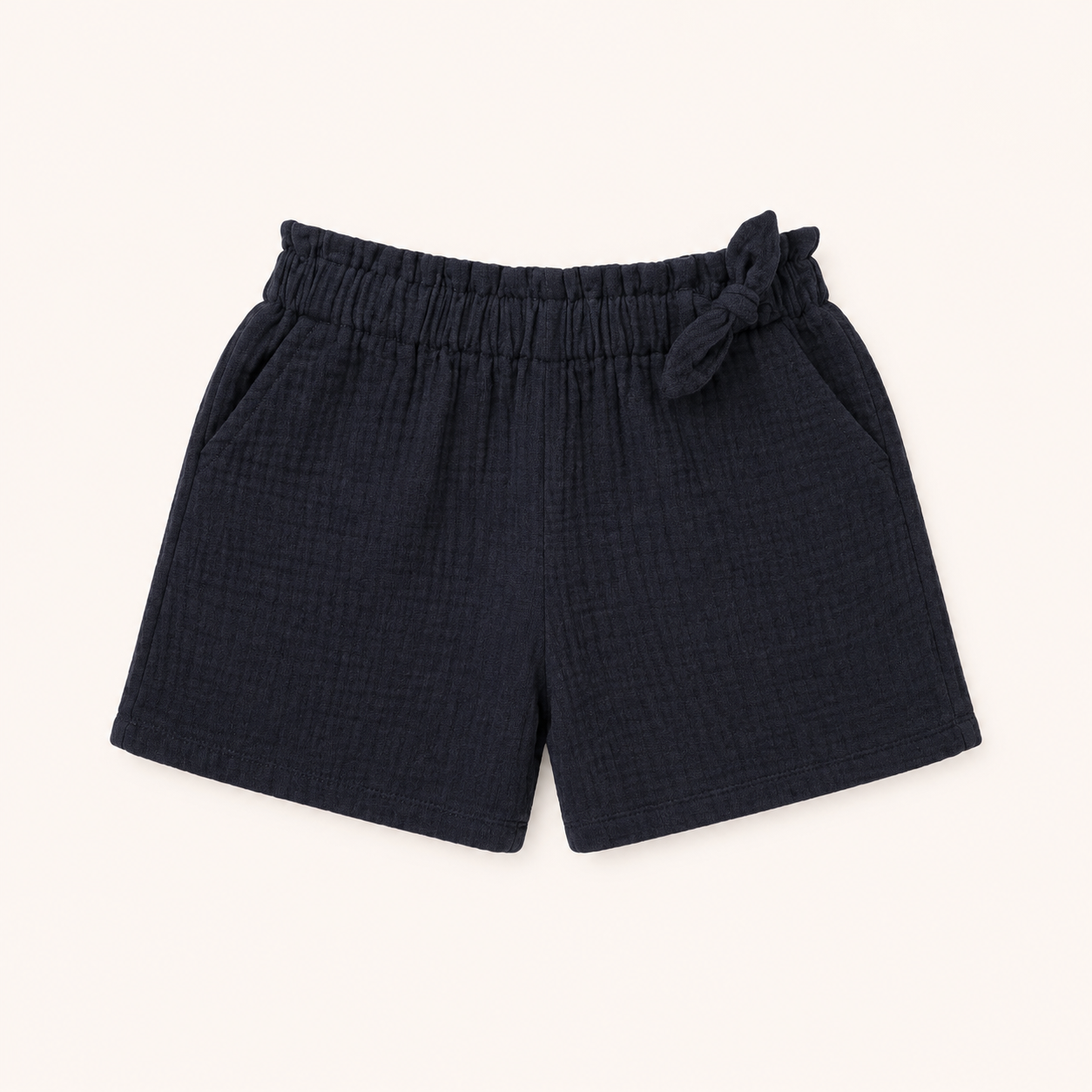 Short en tissu gaufré noir