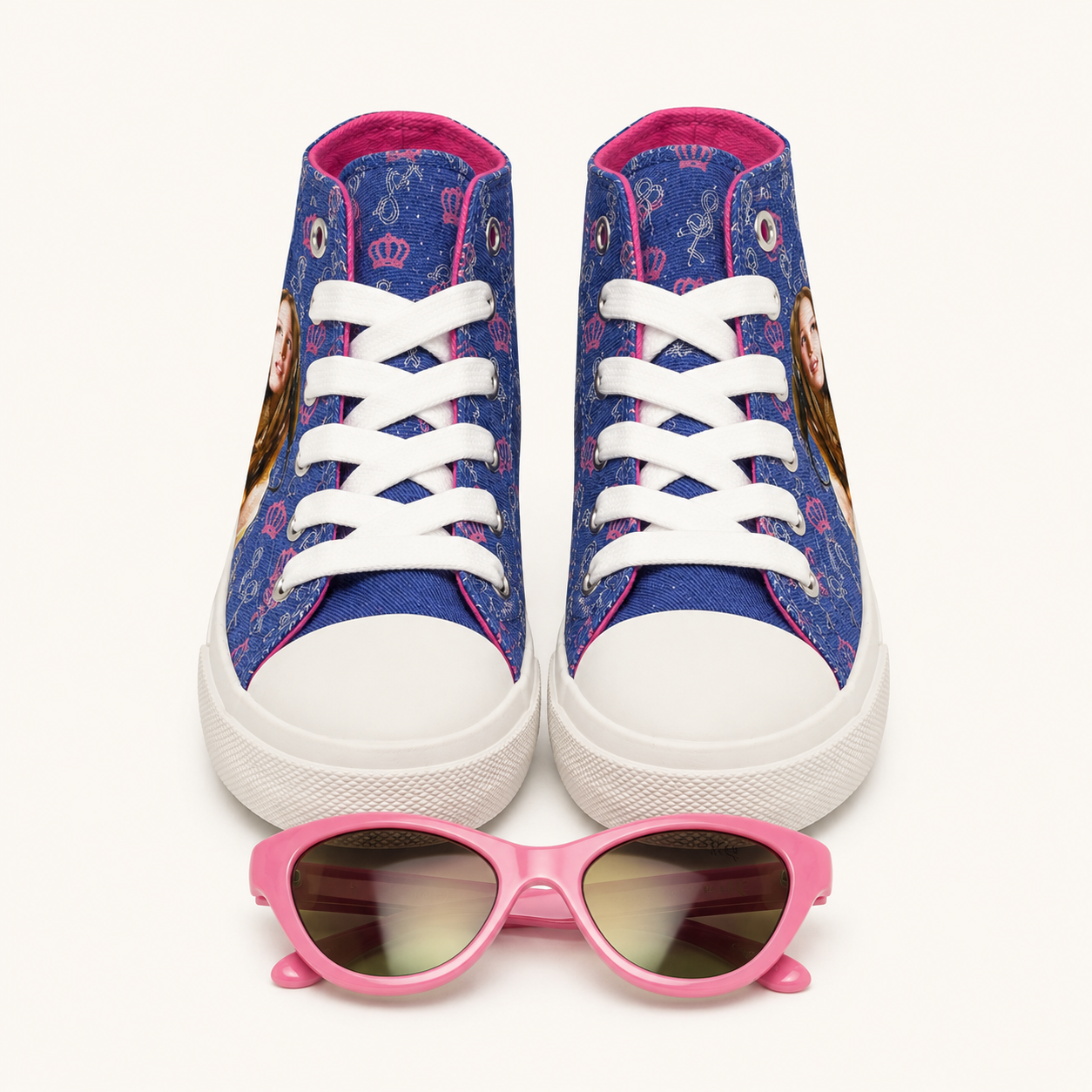 Pack baskets montantes bleues et lunettes de soleil roses - Charlotte M.