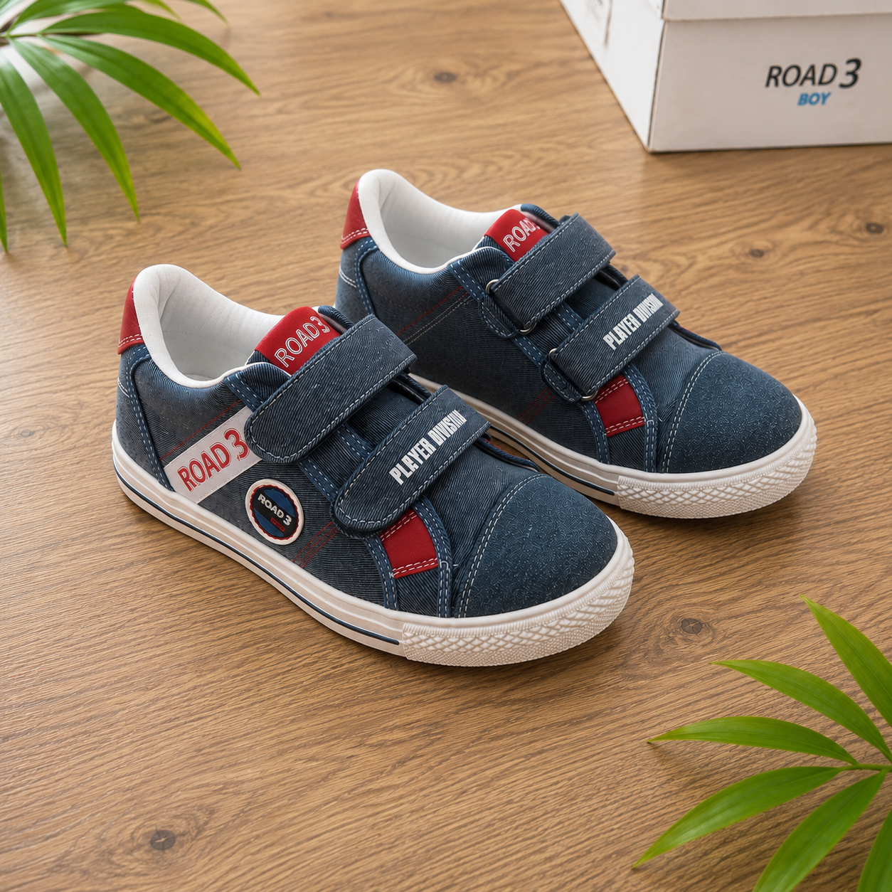 Baskets garçon ROAD 3 – Bleu marine & rouge à double scratch