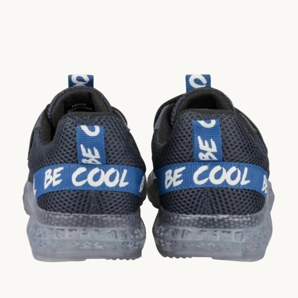 Baskets Sport Enfant en Mesh Bleu Marine – Fermeture Scratch et Lacets Élastiques