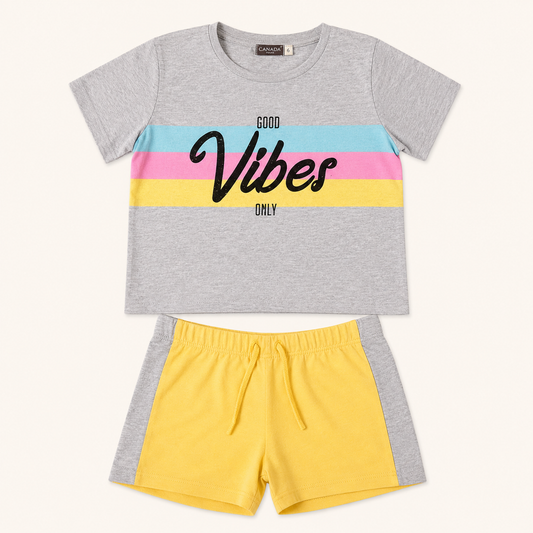 Ensemble d'été t-shirt gris et short jaune « GOOD VIBES »